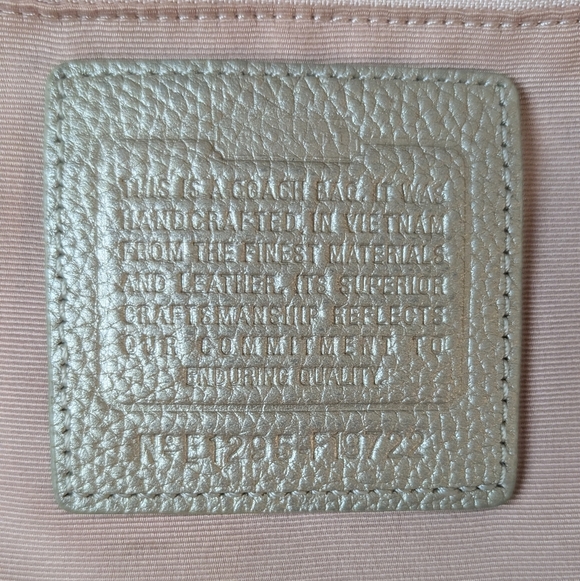 Coach | Chain Duffle #F19722 Crossbody Purse, Silver Toned Leather Bag - Picture 11 of 15